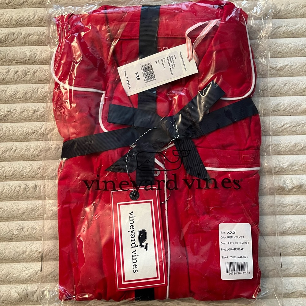 Vineyard vines pajama set